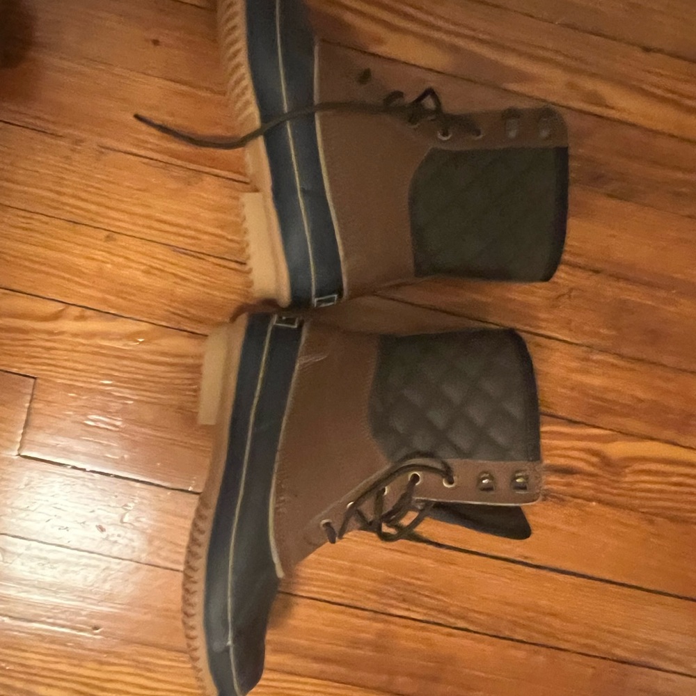 Bass duck boots size 8 like new